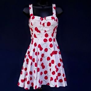 IxiA - Size Small - White and Red